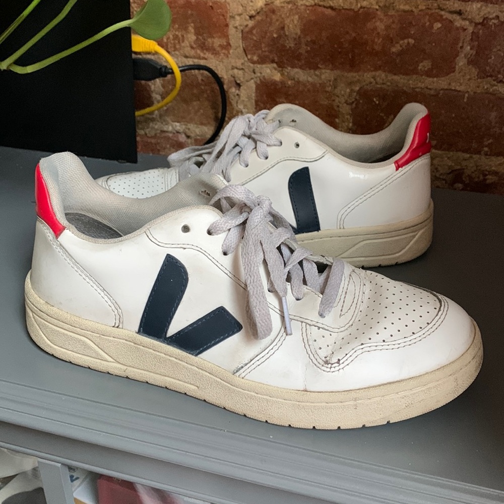 Veja V-10 sneakers